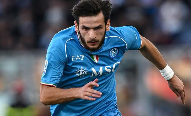 Kvara resta al Napoli, primo acuto di Conte. Niente PSG per il georgiano