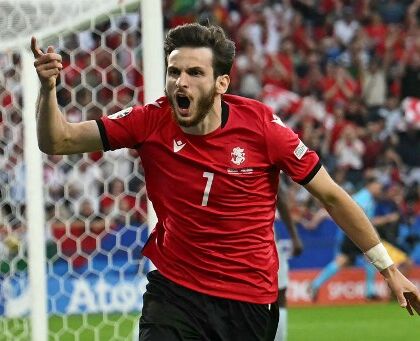Kvaratskhelia è rinato. È tornato a dribblare come un ragazzino (El Paìs)