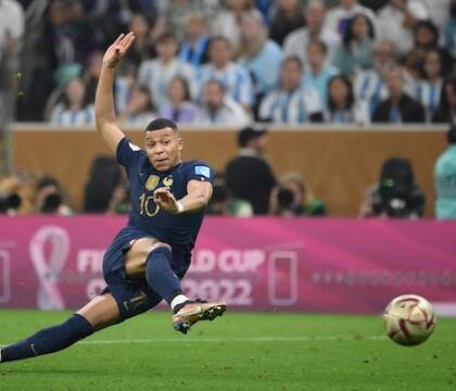 Mbappé arriva al Real Madrid quando ormai non hanno più bisogno di lui per vincere tutto (El Pais)