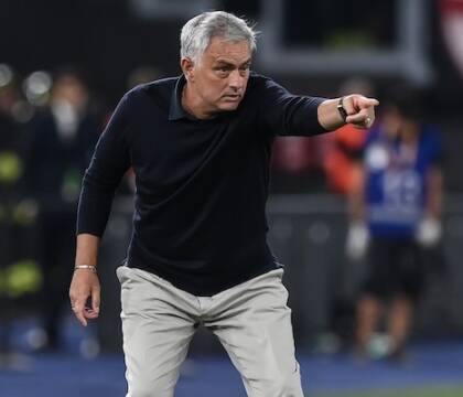 Mourinho sceglie il Fenerbahçe e si dimostra un talento nell’arte del contropiede (L’Equipe)