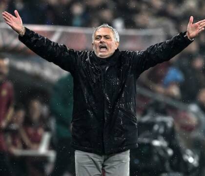 Mourinho si presenta ai tifosi del Fenerbahçe: «Questa maglia sarà la mia pelle»