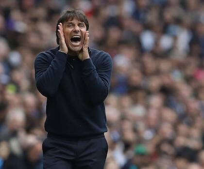 Napoli, Conte a Capodichino. Oggi l’incontro con De Laurentiis e la firma? (Radio Sportiva)