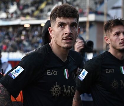 Napoli, la Curva A contro Giuffredi: “Vuoi dar via il nostro capitano. Pezzo di m**”