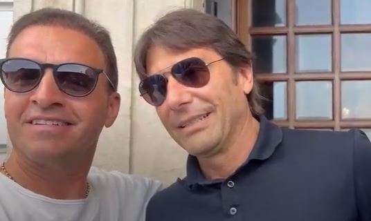 Sky – Conte in hotel a Napoli, che entusiasmo: foto e selfie coi tifosi