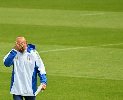 Spalletti e il calcio perimetrale. Non l’hanno capito nemmeno i suoi calciatori (Corsera)