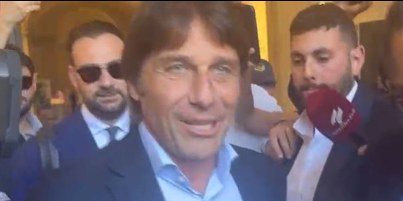 Conte e la prima promessa ai tifosi dopo la firma: “Forza Napoli”
