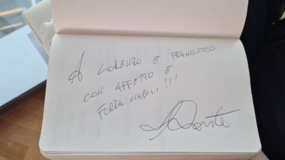 “Forza Napoli!!!”, il primo autografo con dedica ad un tifoso del Napoli di Antonio Conte