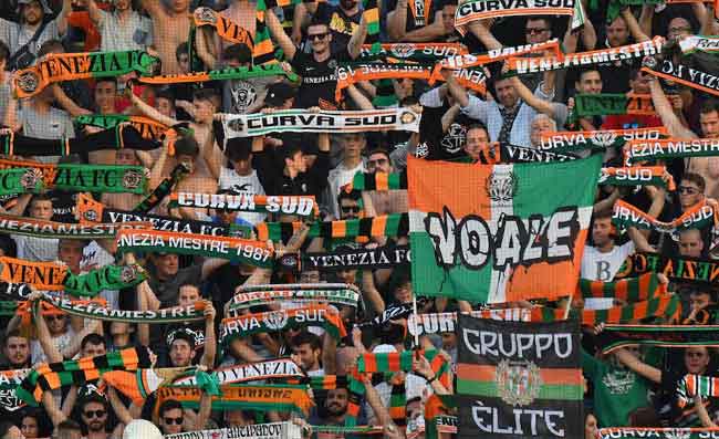 Il Venezia è in Serie A, battuta 1-0 la Cremonese. Ancora decisivo l’uomo playoff Gytkjaer