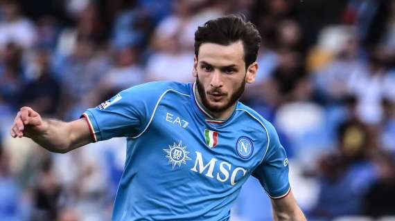 Kvara ha detto sì al Napoli: Manna tratta con l’agente per aumento e prolungamento