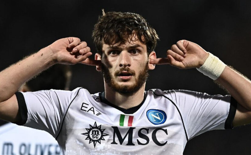 Kvaratskhelia: “Sento tanto affetto verso di me a Napoli. Farò di tutto per questi tifosi”