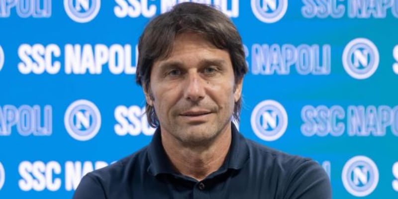 Napoli, Conte è già al lavoro: “Primo giorno a casa”