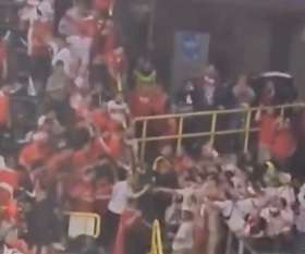Tafferugli prima di Turchia-Georgia: i tifosi si scontrano all’interno dello stadio