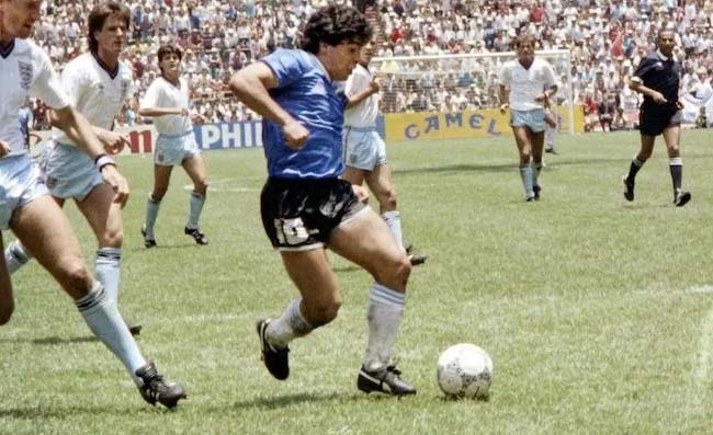 “Voglio un panino con la mortadella”, la richiesta di Maradona prima del gol del secolo