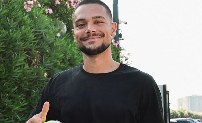 Caprile sorridente a Castel Volturno, grande emozione per lui. Ha conosciuto i nuovi compagni