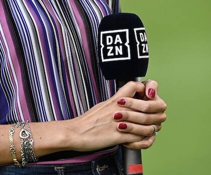 Dazn vuole il pareggio di bilancio a spese degli abbonati e risparmiando sui giornalisti (Libero)