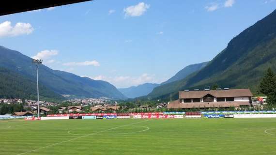 Dimaro, day 1: grande folla all’esterno del campo di Carciato, attesa per l’inizio di Conte