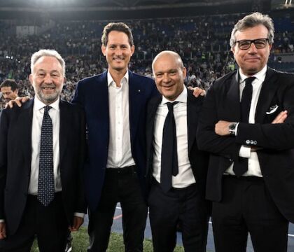 La Juventus presenta la maglia senza sponsor, non l’ha ancora trovato. Jeep lascia un vuoto da 45 milioni