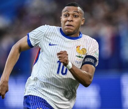 L’Equipe mette due in pagella a Mbappé: “Non dribbla, non tira, non velocizza il gioco”