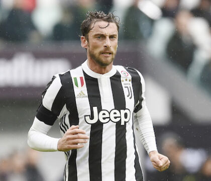 Marchisio, striscione ultrà Juventus: “uomo di m…”.  Lui replica: «non sapete niente, tutto vi è concesso»