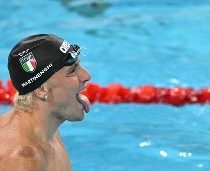 Martinenghi oro sui 100 rana: «Non conta il tempo, conta stare al posto giusto al momento giusto»