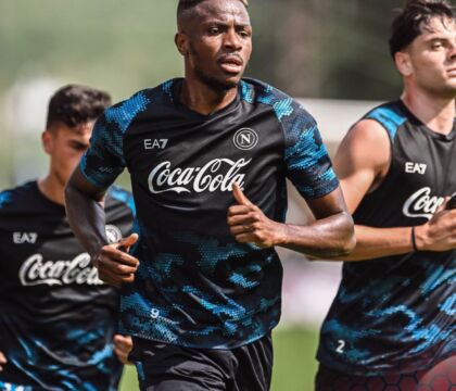 Napoli, oggi Osimhen si è allenato. Rafa Marin si ferma per una botta alla caviglia