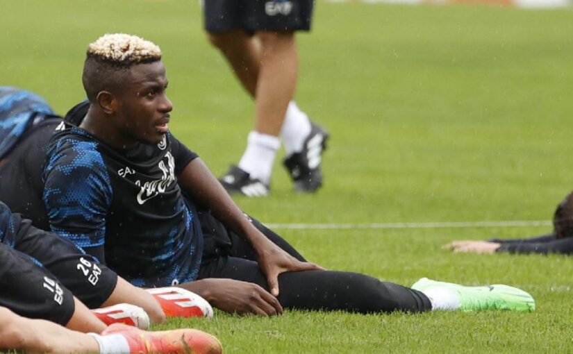 Osimhen assente anche oggi in campo, non si è allenato a Dimaro: il motivo | CN24