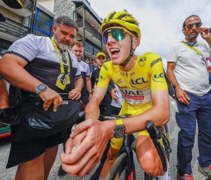 Pogacar è colpevole solo di egemonia, non mescoliamo i dubbi sul ciclismo e i suoi campioni (L’Equipe)