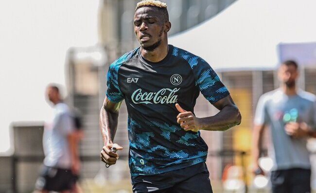 REPUBBLICA – Osimhen-PSG, pista caldissima. Il Napoli ha bloccato Lukaku
