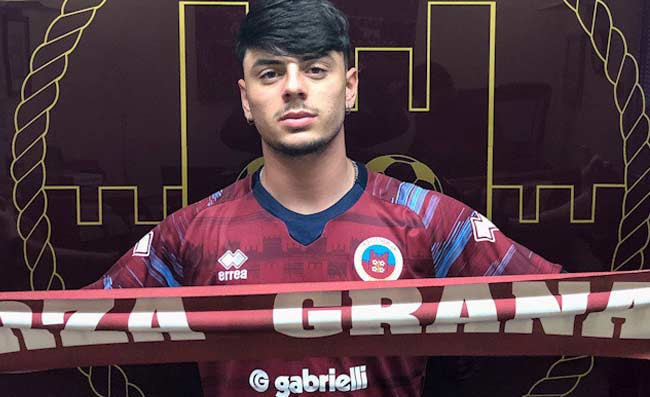 SKY – Ambrosino, il Frosinone supera il Bari: a breve la decisione del Napoli