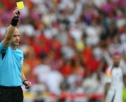 Taylor ha lasciato lo stadio dopo 80 minuti dal fischio finale, senza rilasciare dichiarazioni (Bild)
