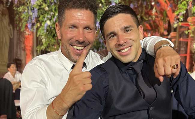 I tifosi a Simeone: “Salutaci papà Diego”. La risposta del Cholito a Castel Volturno
