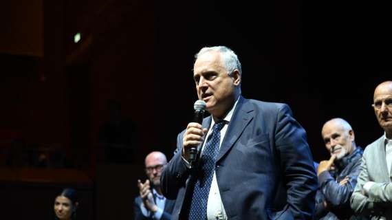 Lazio, Lotito replica alla contestazione: “Altro che ridimensionamento, già spesi 40mln”
