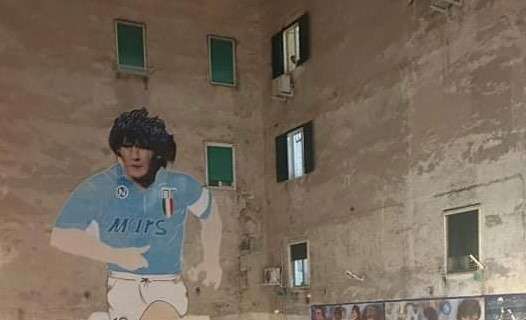 Maradona non fu evasore, avv. Pisani depone sentenza davanti al murales: “Fatta giustizia”