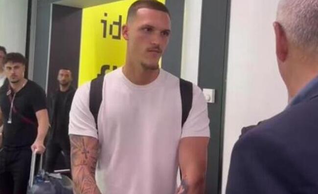 Rafa Marin, visite mediche terminate. Tifosi a Villa Stuart: “Forza Napoli!”