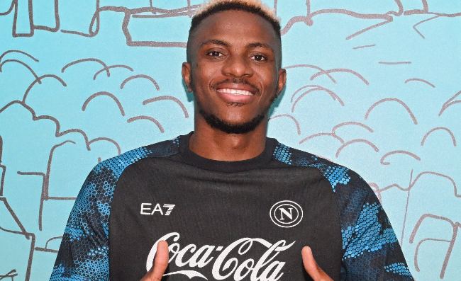 SKY – Osimhen, confessione agli amici su Conte: il Napoli non ha fretta, c’è una novità
