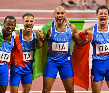 La staffetta 4×100 con Jacobs e Tortu va in finale per un pelo. Giamaica fuori