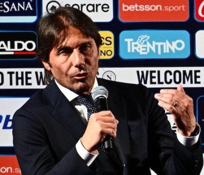 Napoli-Modena 4-3, a breve Conte in conferenza