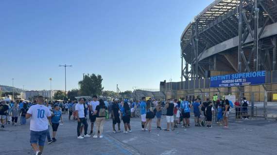 Napoli-Modena, già in fila al Maradona a tre ore dal match
