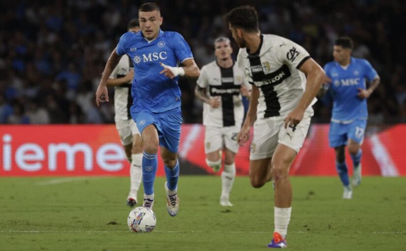 Napoli-Parma 0-1: traversa colpita da Buongiorno
