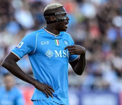 Osimhen al Chelsea, Victor deve accettare lo stipendio basato sugli incentivi