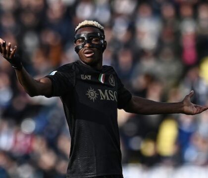 Osimhen ha rifiutato l’offerta del Chelsea perché troppa bassa. Non è escluso un rilancio (Sky)