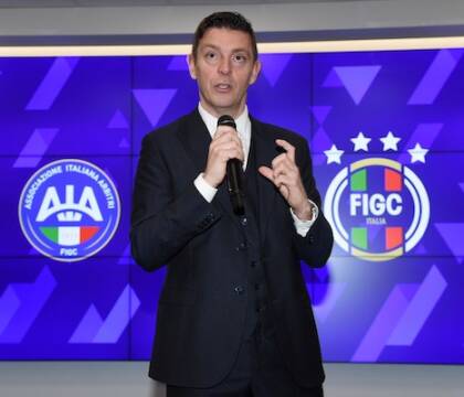 Qualcuno dica allo spin doctor di Rocchi di aggiornare i testi