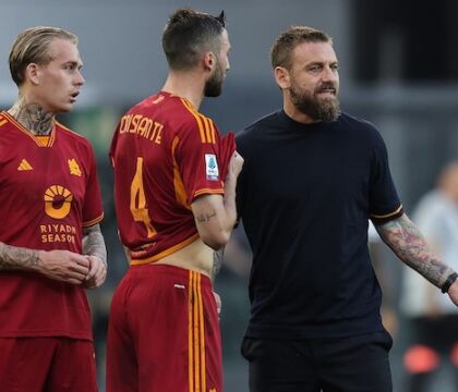 Roma, bell’ambientino: De Rossi e Cristante vengono alle mani in allenamento (Rai Sport)