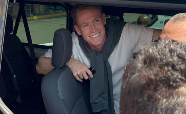 McTominay arrivato al Parker’s, altro bagno di folla dei tifosi. Pranzerà con Conte e poi andrà a Castel Volturno