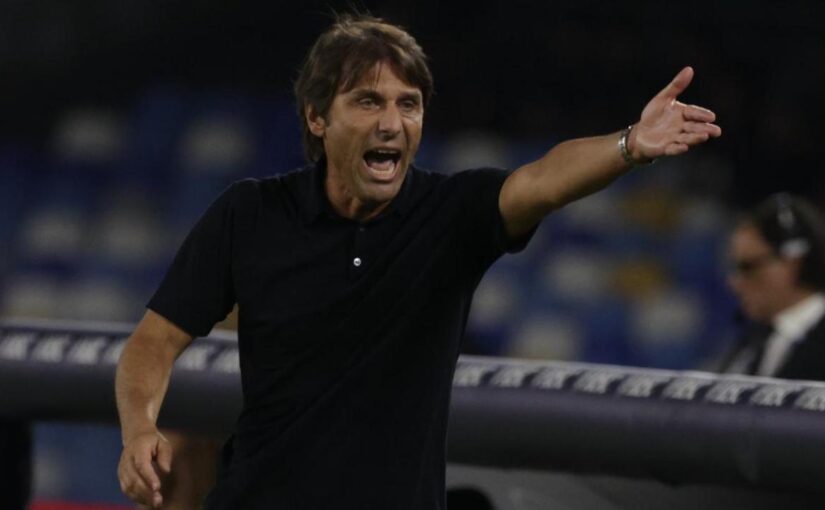 "Che ammonizione è?". Conte ammonito: proteste veementi dopo il giallo a Lobotka