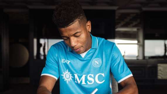 CdM – Rapina Neres, la ricostruzione: vetro rotto col calcio della pistola, sporta denuncia