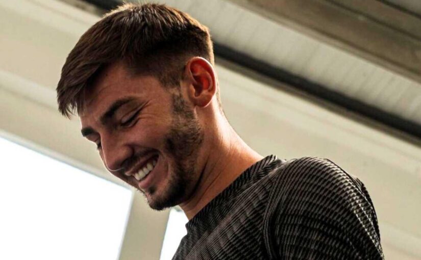 Gilmour cambia alloggio a Napoli e segue un suo compagno di squadra | ESCLUSIVA