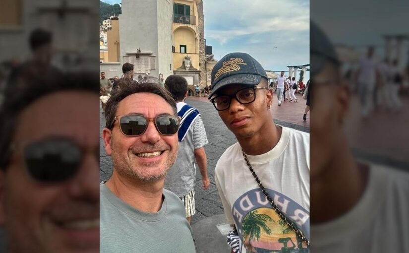 David Neres a Capri dopo la rapina, selfie con un tifoso: "Era visibilmente inca**ato nero" | FOTO & VIDEO