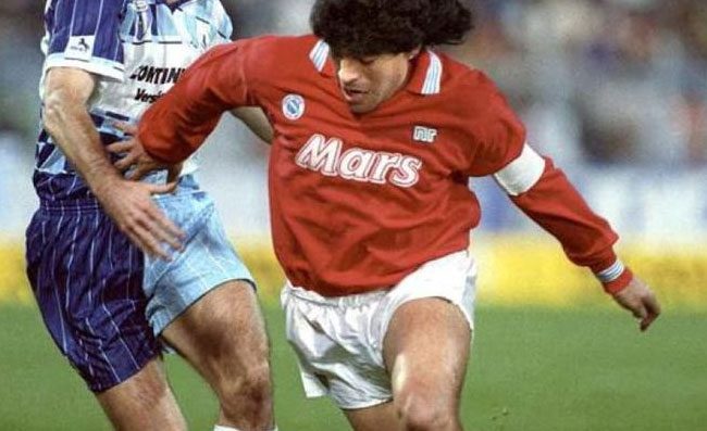 Maradona: “A casa mia ho ancora la sua maglia appesa in taverna, era il mio incubo”