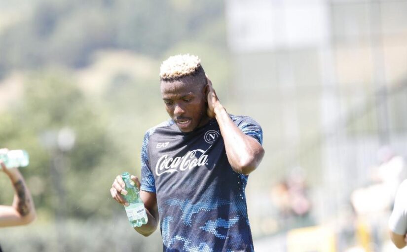 Osimhen-Galatasaray, Romano: nell’accordo non c’è alcun riscatto! Missione turca a Napoli per ottenere il via libera di Victor